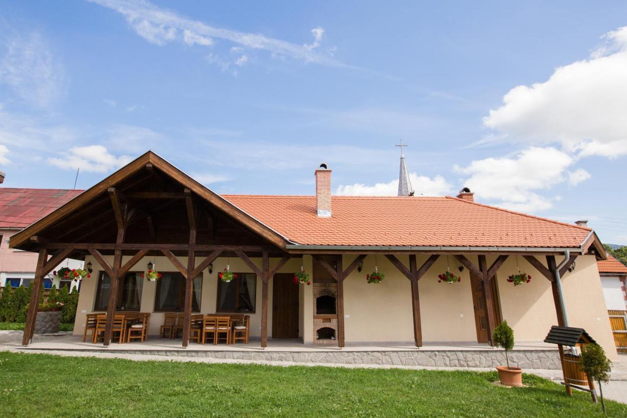 Vila Anna Malnas Bai Esterno foto